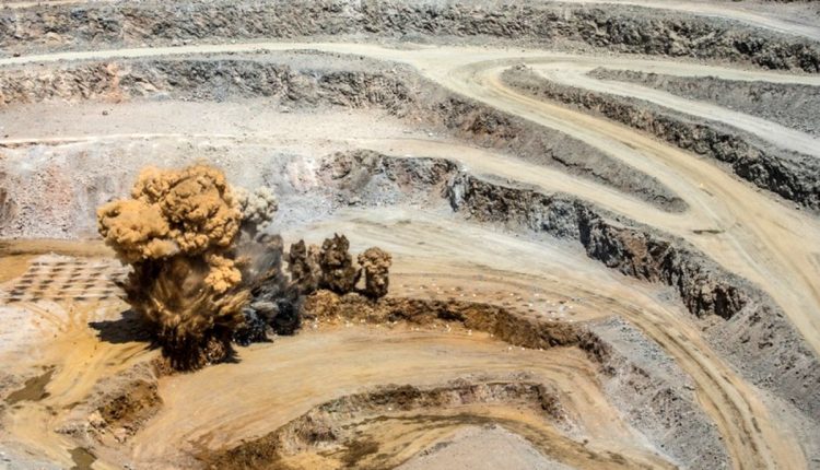 آسیب جبران ناپذیر صدور مجوزهای بی رویه برای بهره برداری از معادن کوچک