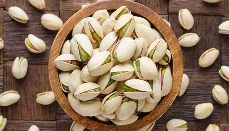 – با این آجیل تا ۱۲۰ سال چشمانی مثل عقاب داشته باشید.