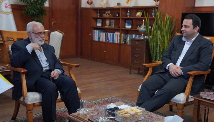 نشست مشترک مدیر عامل بانک ملی ایران با رییس کمیته امداد
