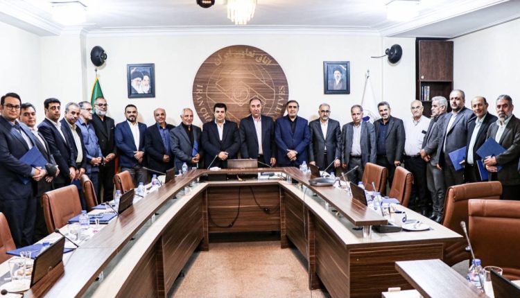 تجلیل از خادمان بخش تعاون