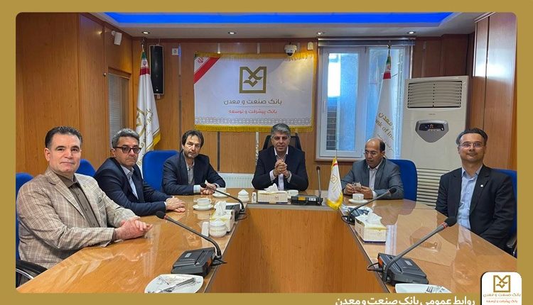بازدید معاون مهندسی و پشتیبانی بانك صنعت و معدن از مدیریت‌های استانی آذربایجان شرقی و غربی