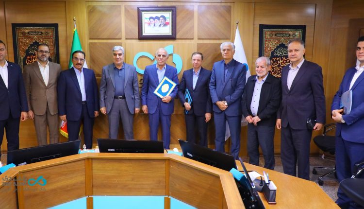 تفاهم‌نامه بانک دی و دبیرخانه توسعه دریامحور
