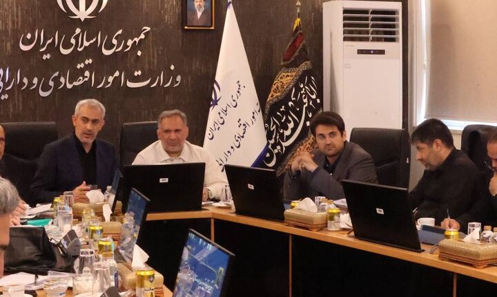 نشست وزیر اقتصاد با اعضای کمیسیون اقتصادی مجلس