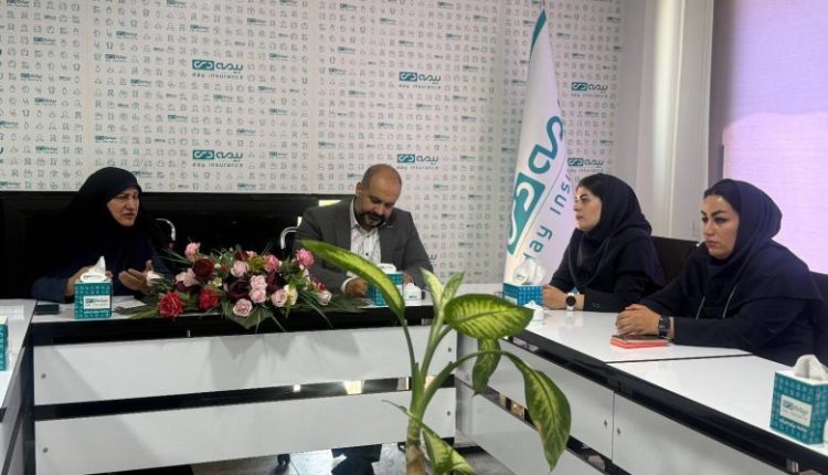 نشست بیمه دی