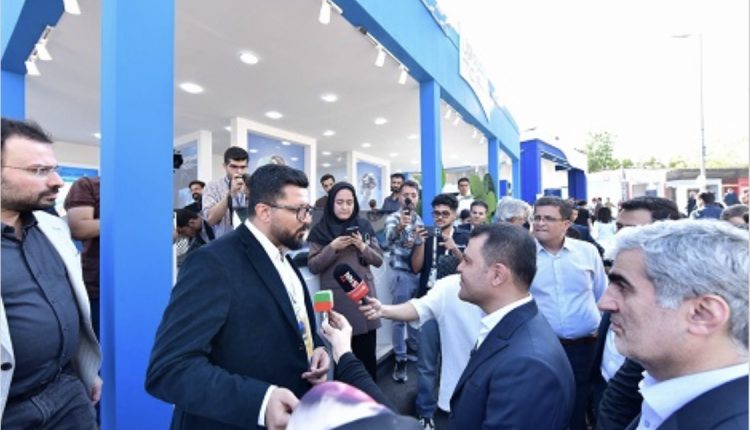 بازدید معاون علمی، فناوری و اقتصاد دانش‌بنیان رئیس‌جمهور از غرفه همراه اول