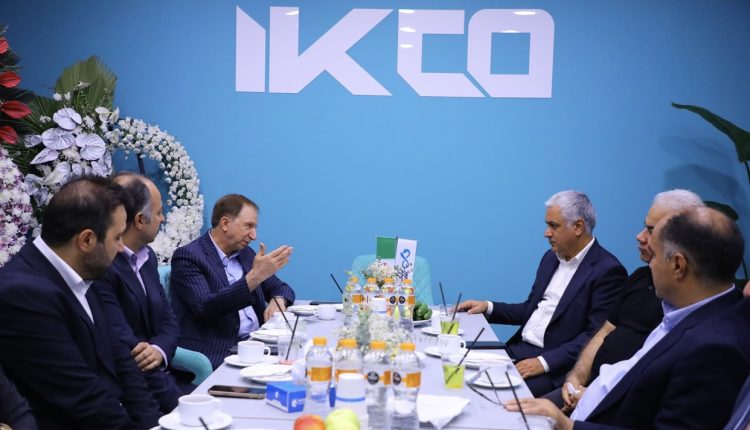 نشست بانک دی در نمایشگاه خودرو